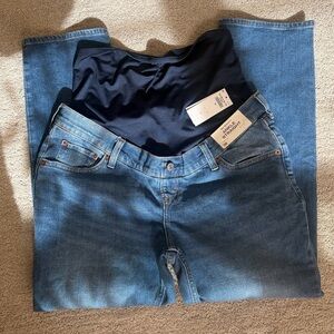 Brand NWT Abercrombie maternity straight jeans